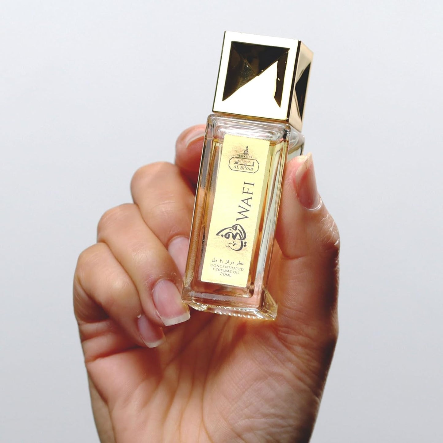 Maison d’Orient Wafi Woody Amber Leather Perfume Oil Roll‑On 20 mL — Alcohol‑Free, Long‑Lasting Vegan Attar Cologne for Men, TSA‑Friendly Travel Size, Sophisticated Arabic Scent from Dubai