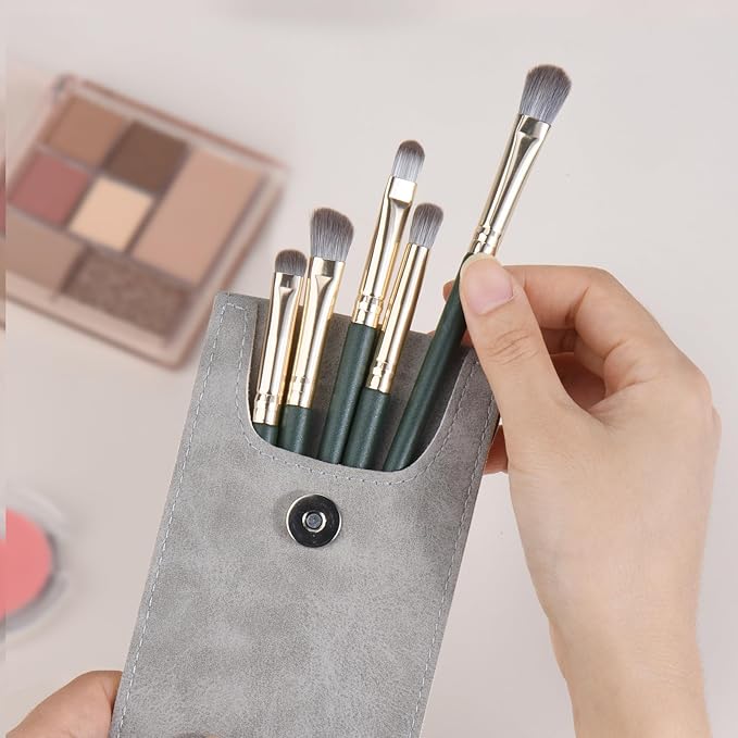 Eyeshadow Makeup Brushes Set with Case 5 PCS Soft Synthetic Hairs Eye Makeup Brushes for Blending Eyebrow Eyeliner Eyeshadow (Green)