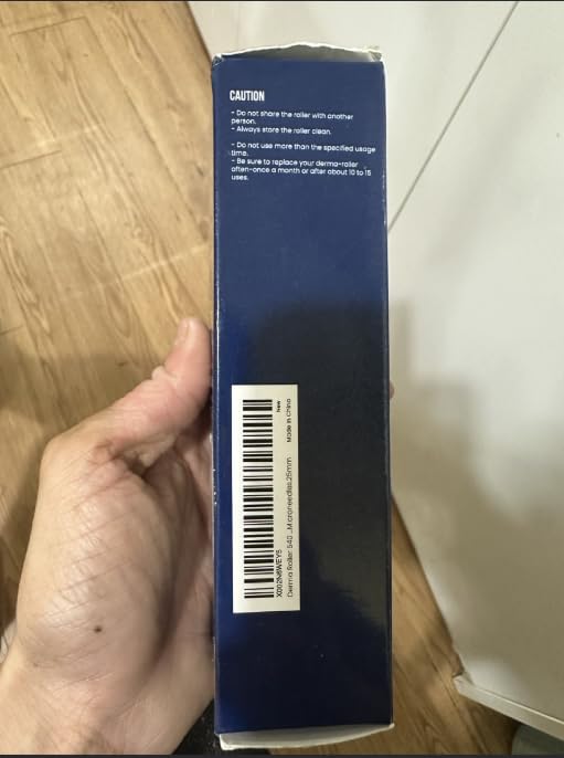 ROSELYNBOUTIQUE Derma Roller for Hair Beard Facial Skin Face Body Scalp 540 Titanium Microneedle for Men Women 0.25mm Cosmetic Beauty Instrument