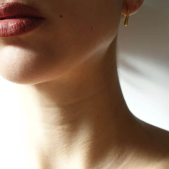 Vintage Water Drop Earrings Gold Teardrop Earrings Tiny Droplet Earrings Minimalist Everyday Earrings Jewelry for Women and Girls