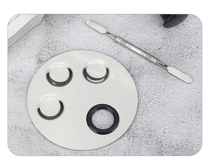 1 Set Round Stainless Steel 3-Well Cosmetic Makeup Palette with Spatula Cosmetic Artist Palette Mixing Palette with Spatula Nail Art Eye Shadow Lipsticks Mixing Makeup Tools, Silver