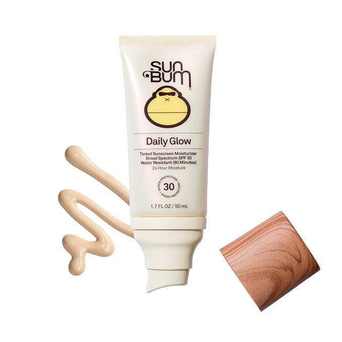 Sun Bum Daily SPF 30 Glow Sunscreen Face Lotion - Moisturizing Facial Sunscreen - Tinted - Dewy Finish - Hawaii 104 Act Compliant (Made without Octinoxate & Oxybenzone) - Travel Size - 1.7 oz