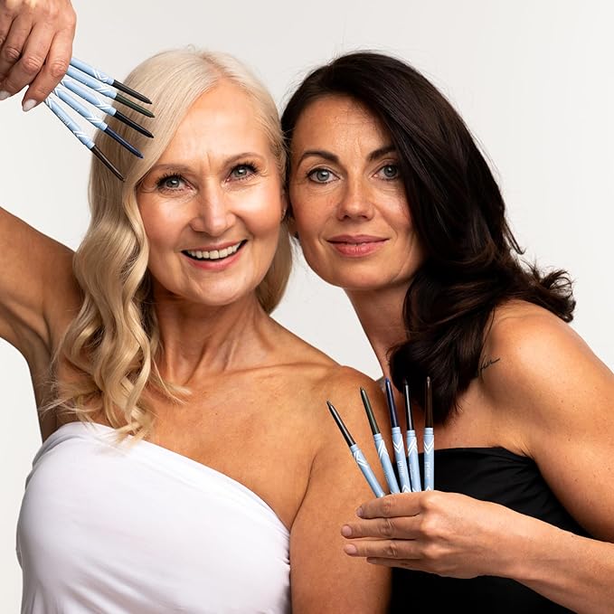 PrimeEyes Glide Eyeliner for Mature Women – Water-Resistant, Long-Stay and Mess-Proof – Gel Cream Texture, Discreet Sharpener and Effective Smudger (Sapphire (blue))