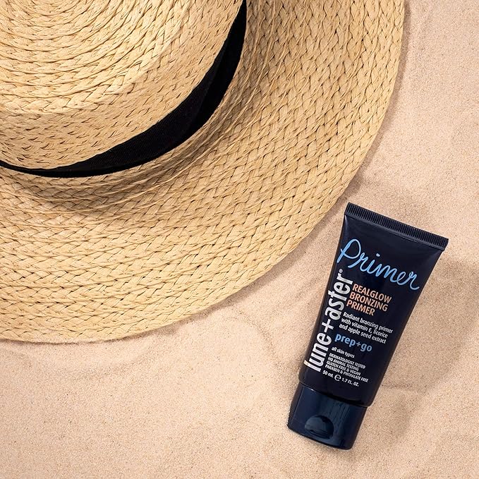 RealGlow® Bronzing Primer - Lightweight primer with sheer bronze light diffusers creates a healthy bronzed glow
